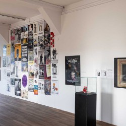 Ausstellungsansicht 120 Jahre Kunstverein Rosenheim, Foto Martin Weiand